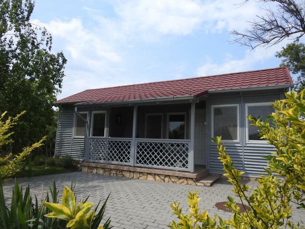 Akali Apartman Balatonakali Exterior photo